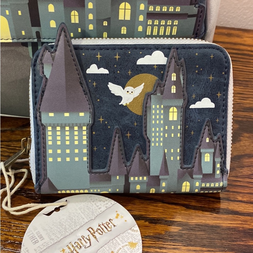 Loungefly Harry Potter Castle Wallet new with tags never been used